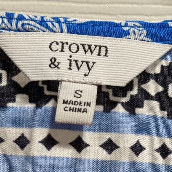 Crown & Ivy Velvet Trimmed Women's Top Size Sm - Picture 4 of 9